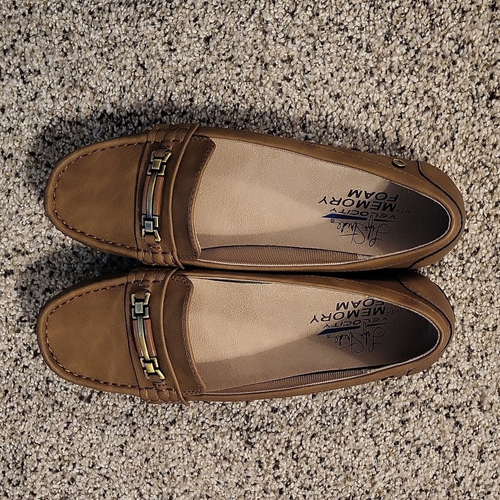 Life Stride Velocity shoes